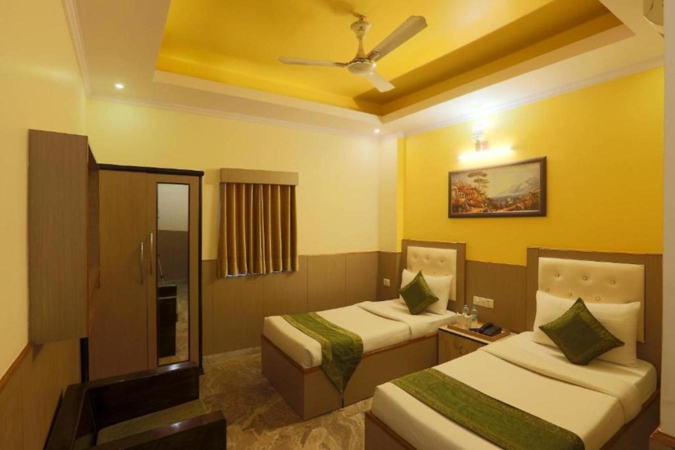 Hotel Castle Blue New Delhi Near Igi Airport Extérieur photo