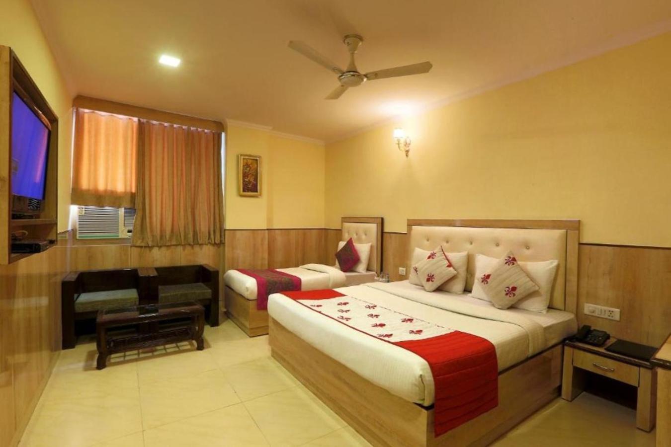 Hotel Castle Blue New Delhi Near Igi Airport Extérieur photo