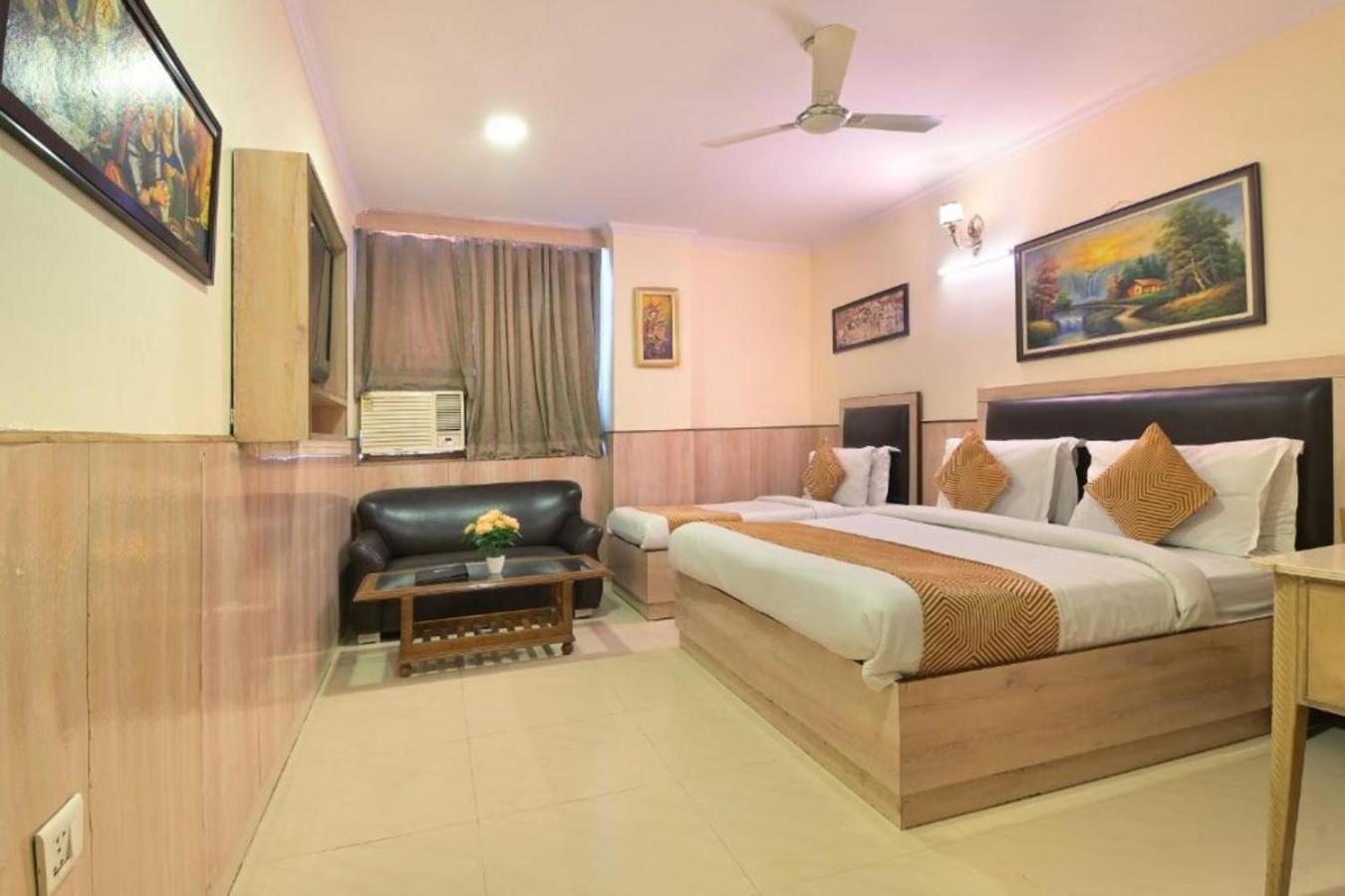 Hotel Castle Blue New Delhi Near Igi Airport Extérieur photo