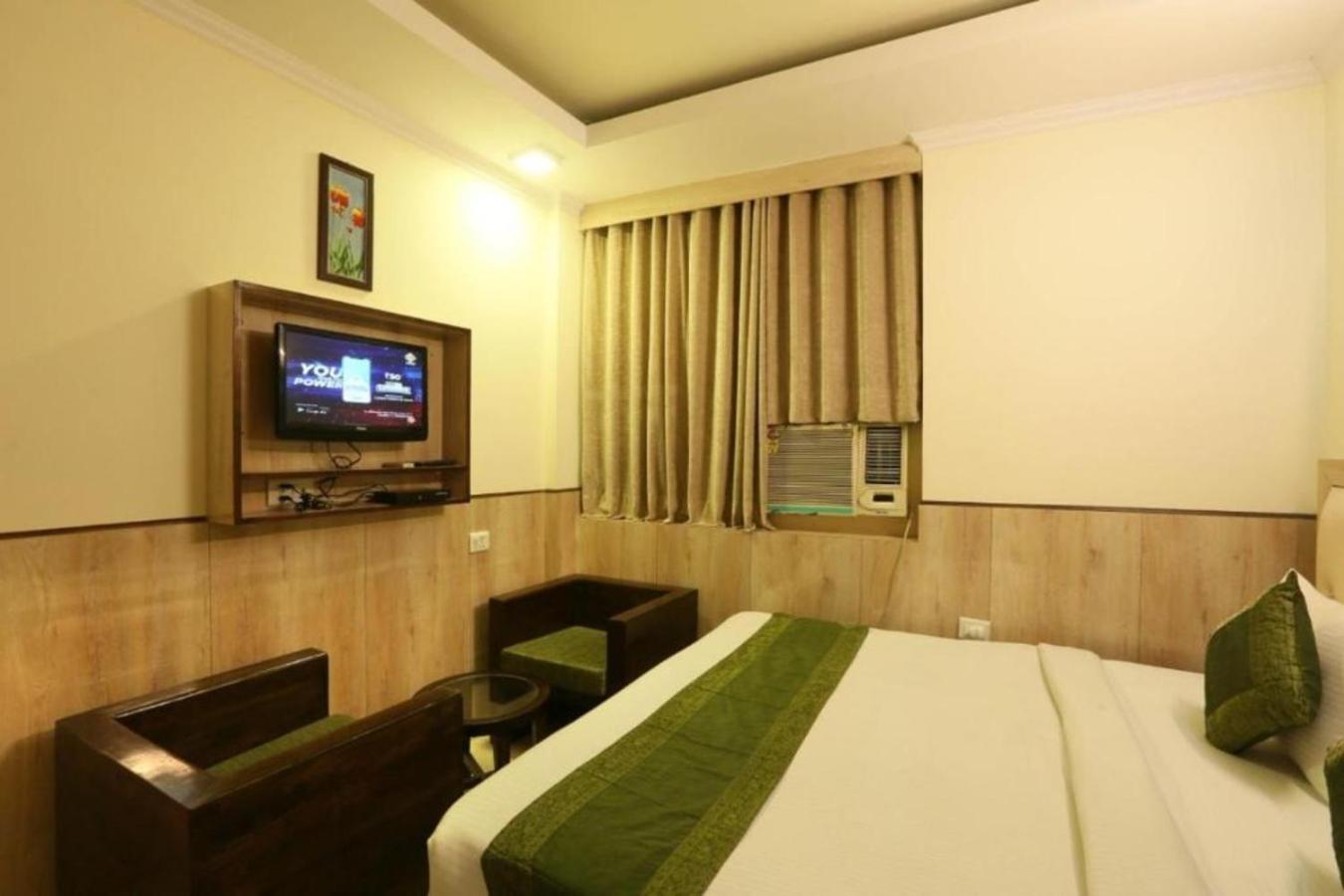 Hotel Castle Blue New Delhi Near Igi Airport Extérieur photo