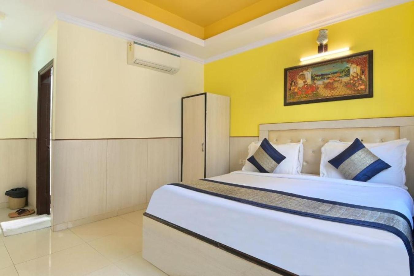 Hotel Castle Blue New Delhi Near Igi Airport Extérieur photo