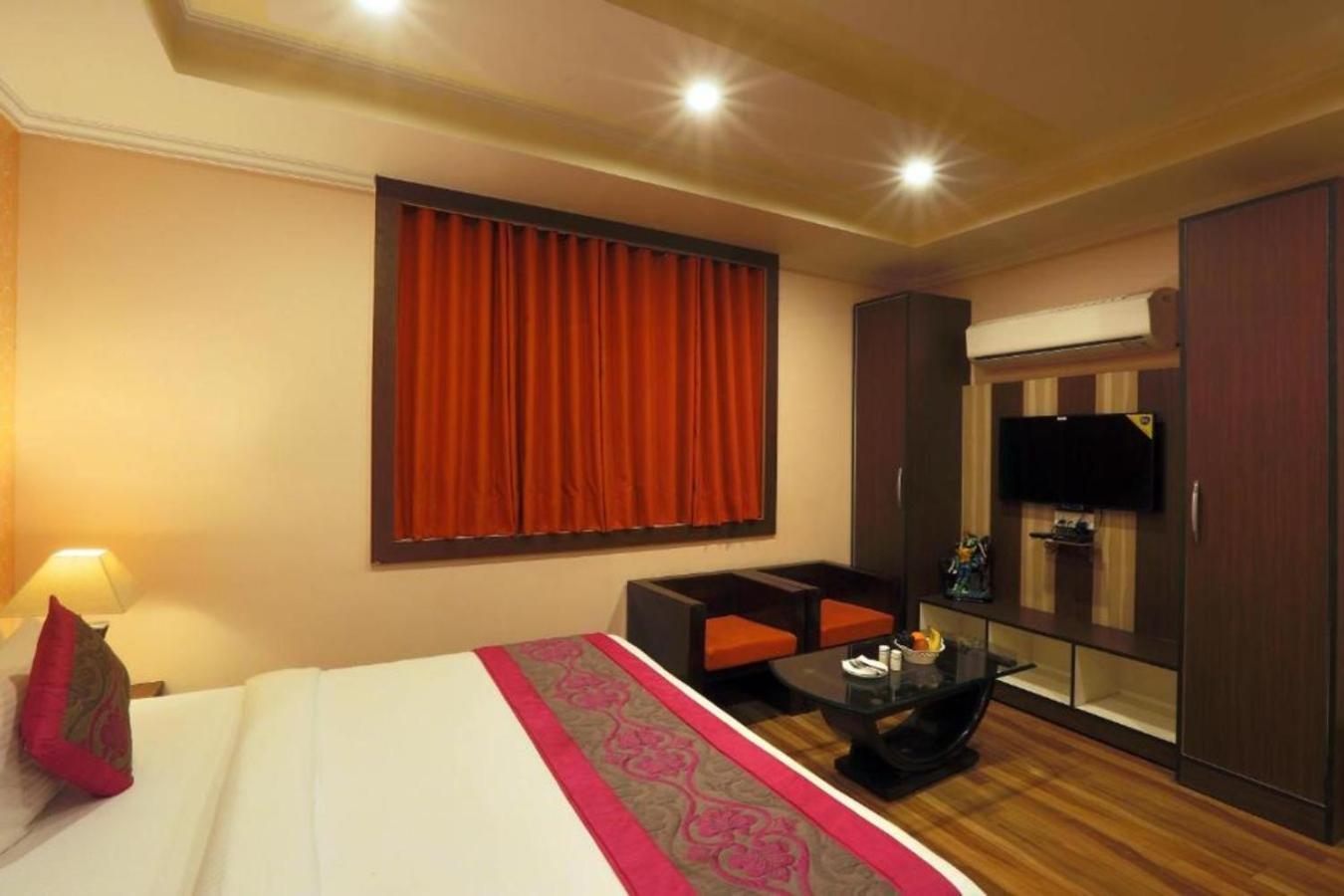 Hotel Castle Blue New Delhi Near Igi Airport Extérieur photo