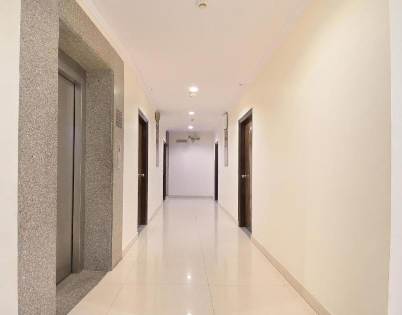 Hotel Castle Blue New Delhi Near Igi Airport Extérieur photo