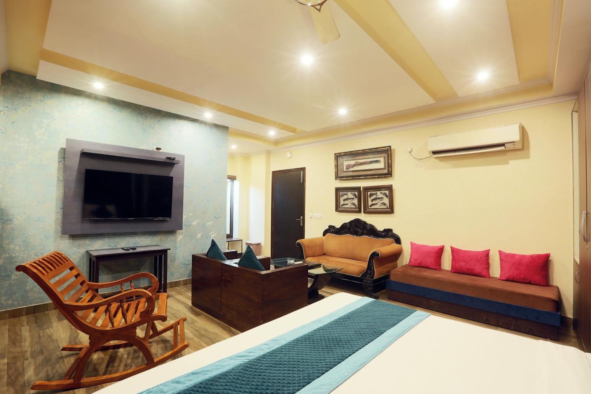 Hotel Castle Blue New Delhi Near Igi Airport Extérieur photo