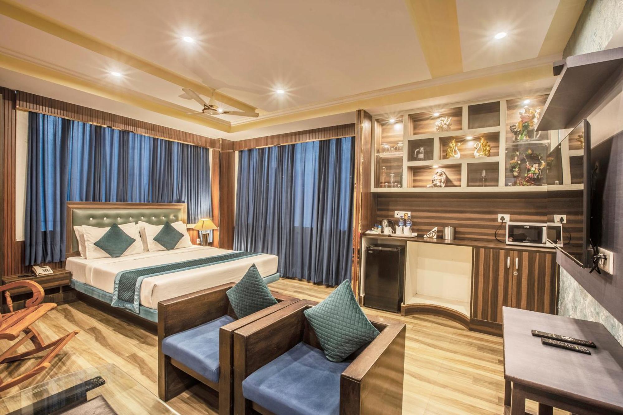 Hotel Castle Blue New Delhi Near Igi Airport Extérieur photo