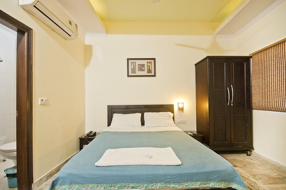 Hotel Castle Blue New Delhi Near Igi Airport Extérieur photo