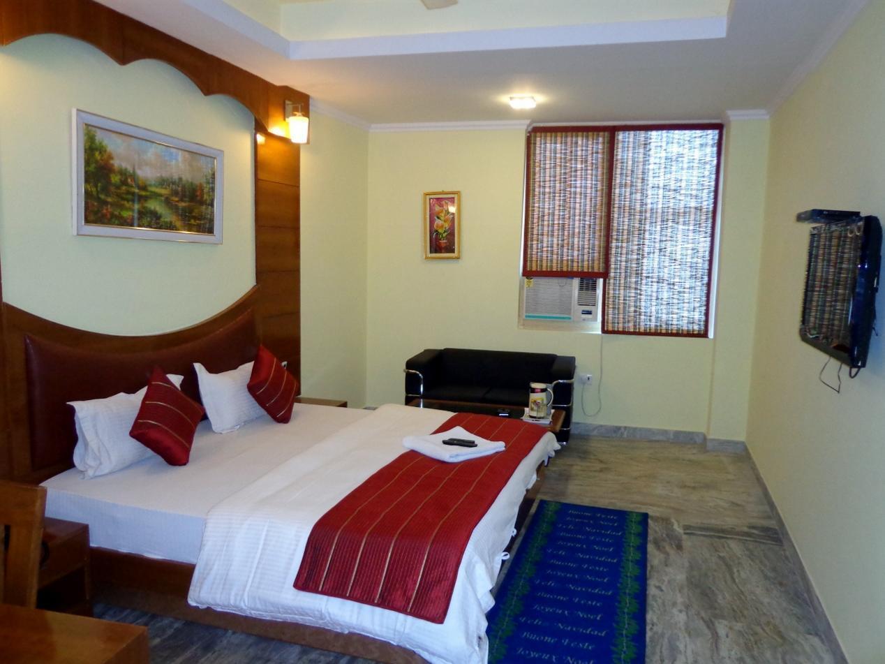 Hotel Castle Blue New Delhi Near Igi Airport Extérieur photo