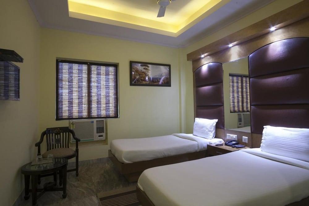 Hotel Castle Blue New Delhi Near Igi Airport Extérieur photo